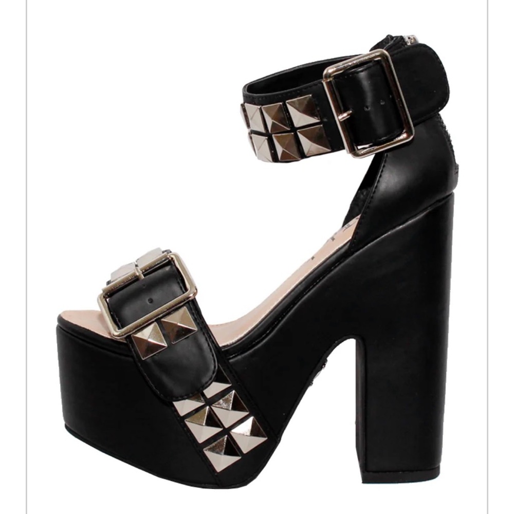 Charla Tedrick
Ted Baker Black Platform Sandals with Chunky Sole and Ankle Strap